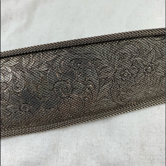 Awesome vintage  silver metallic mesh with brass tone belt x small - Picture 13 of 14